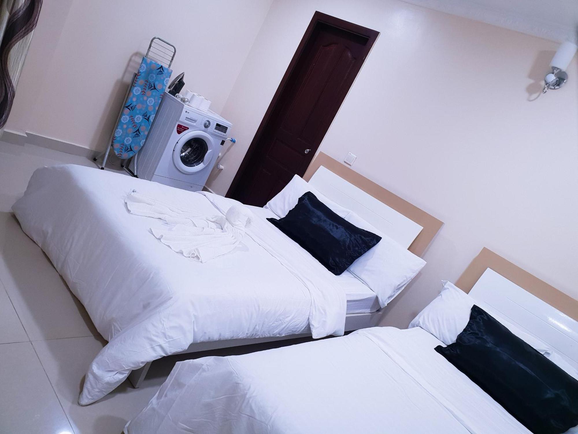 Reef Guest House Male Room photo